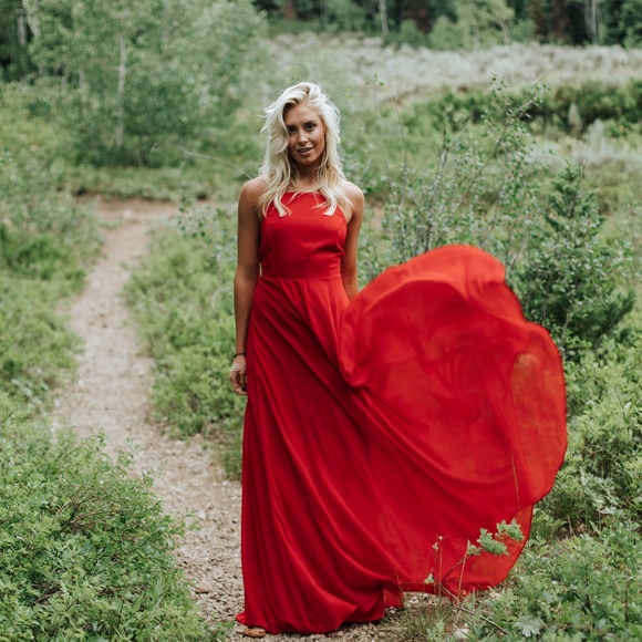 Red Dress - Picture 4 of 4